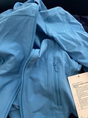 Cropped define jacket